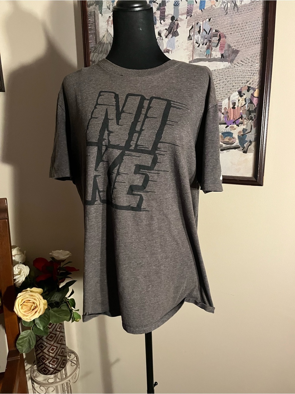 Nike Men's Gray Short-Sleeve Graphic Tee